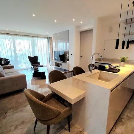 Apartman Zantis Executive 201 *